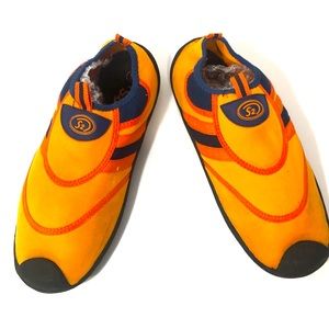 💰bundle 5pcs for 25, Men water shoes size9